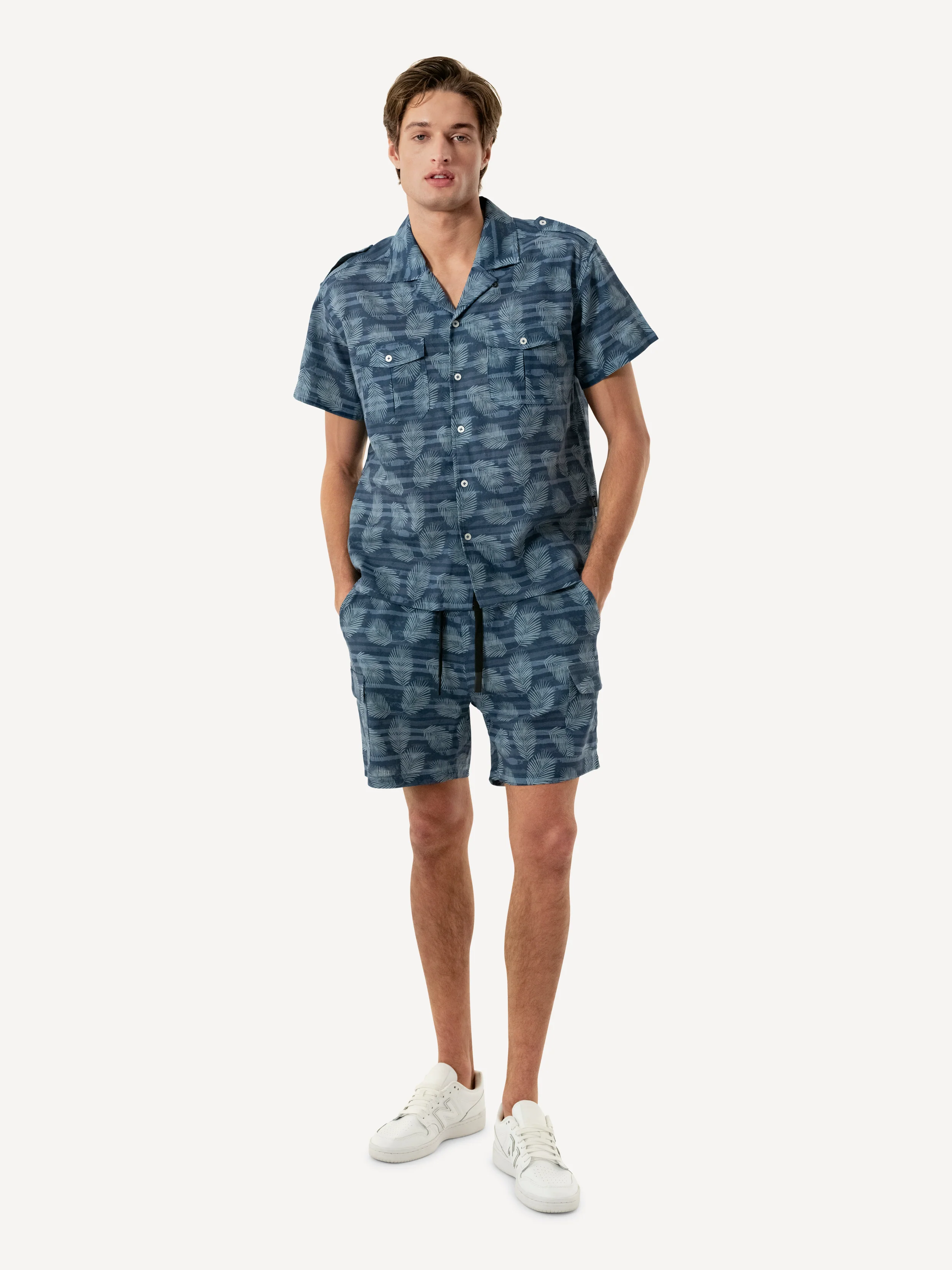 LINEN UTILITY CARGO SHORTS BAMBOO AOP - Image 2